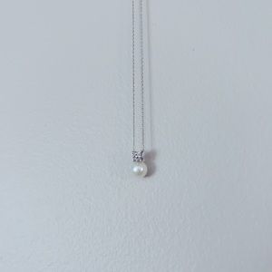 Pearl and diamond 14k white gold necklace